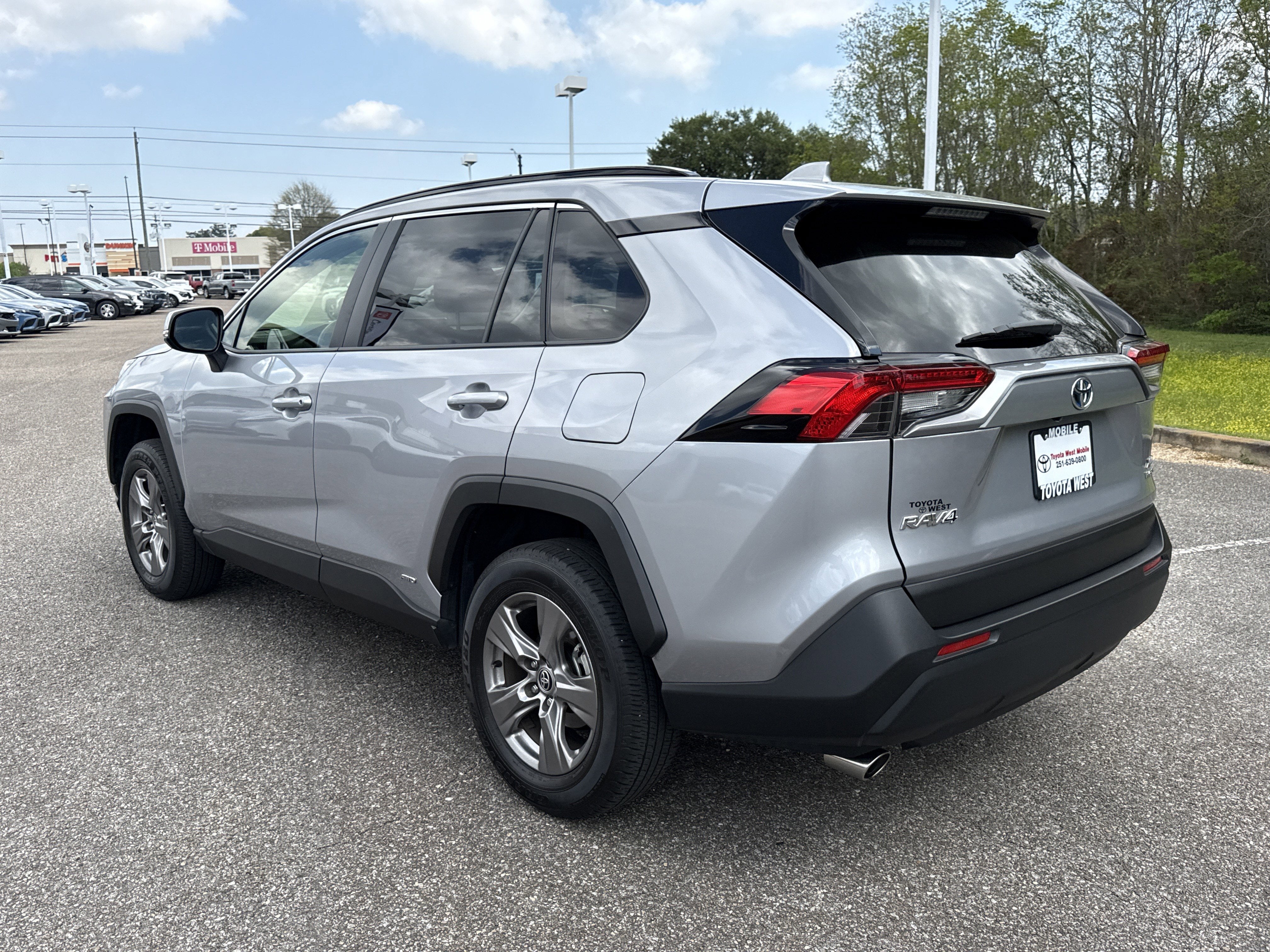 2024 Toyota RAV4 Hybrid XLE