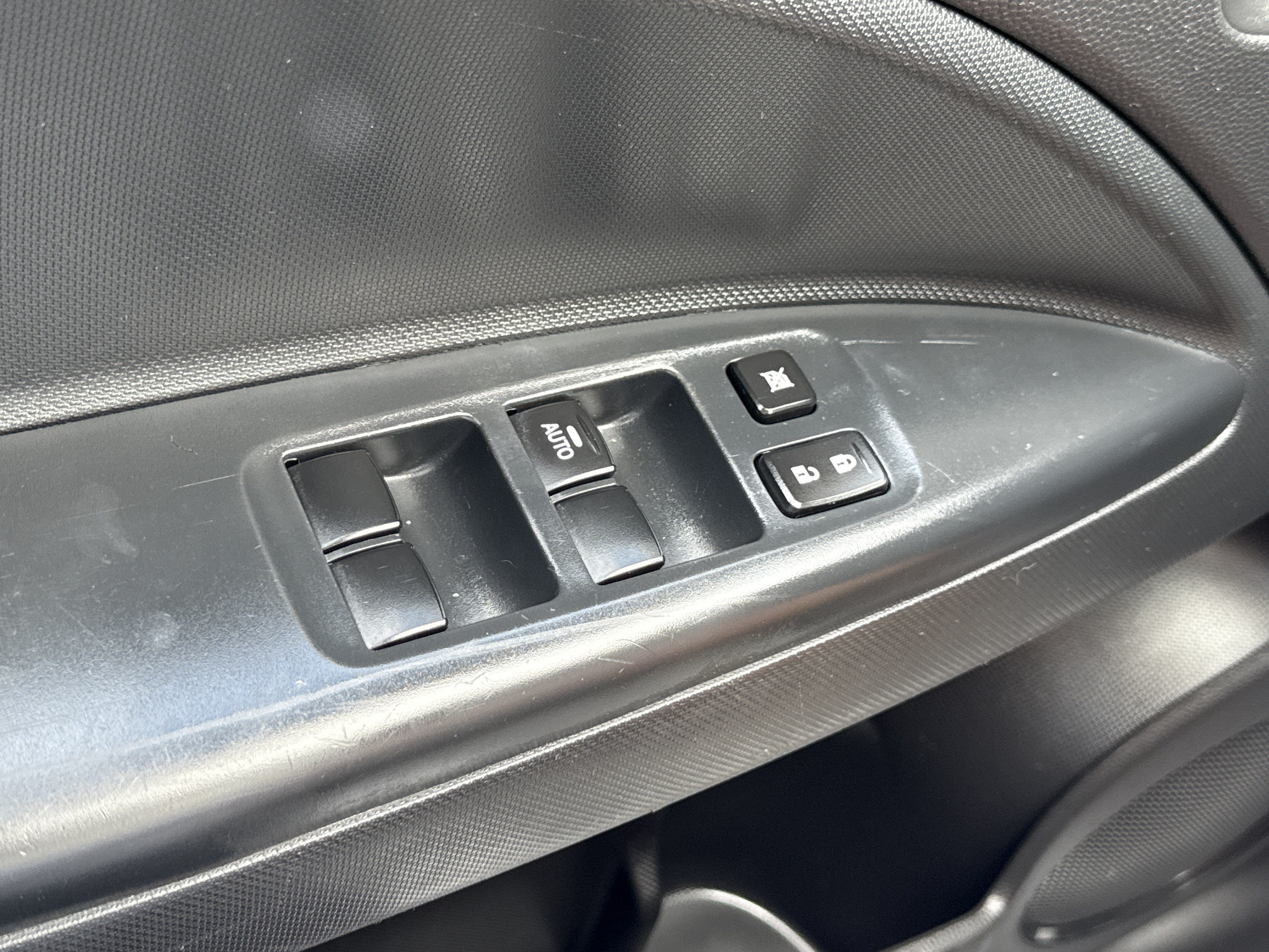 2024 Mitsubishi Mirage LE
