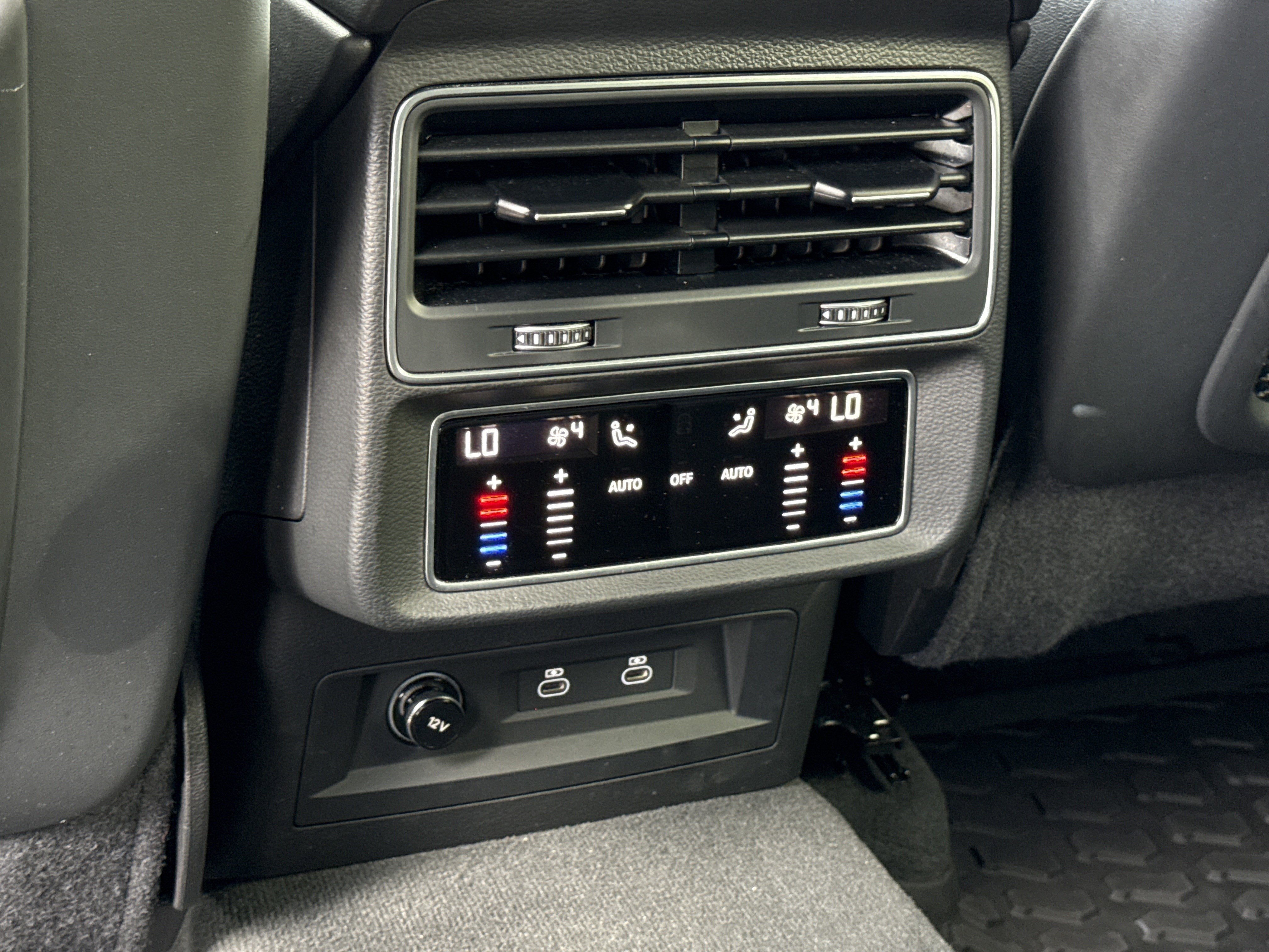 2023 Audi Q8 Premium Plus